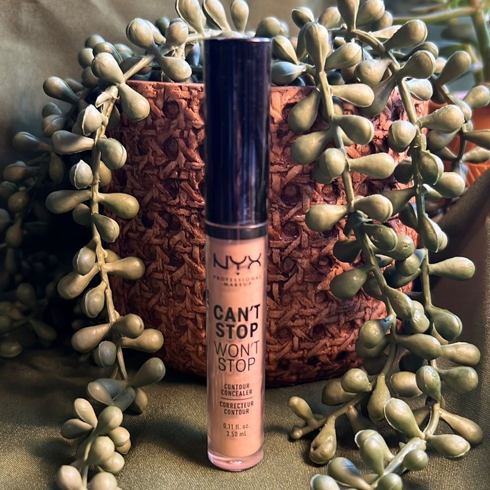 NYX can’t stop won’t stop contour concealer 🌺 matte finish 🌺 medium olive